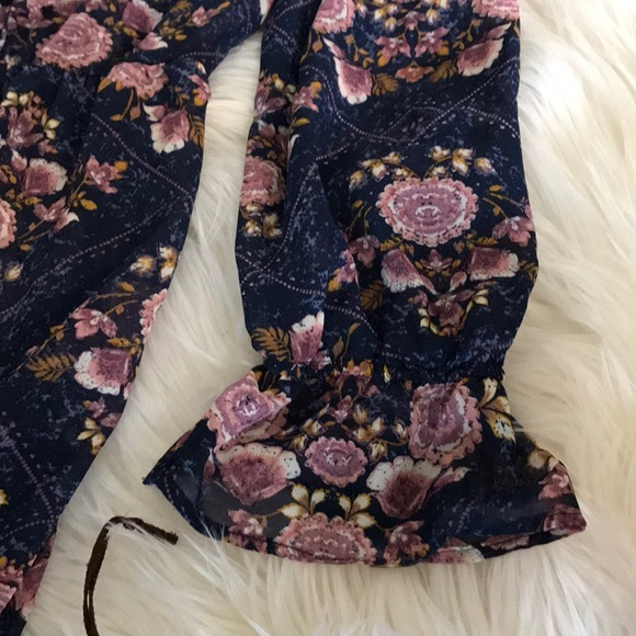 💥30% OFF BUNDLES💥 NWT Knox rose floral blouse - Picture 6 of 8